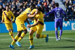 Remontada del Barça para seguir en la cima de La Liga (RESUMEN)