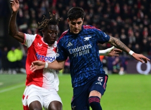 NINGÚN AVANCE... Arsenal lejos de persuadir al Bayer Leverkusen de que suelte a Piero Hincapié