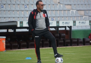 ¡SE PRENDIÓ EL CAMERINO! Cheché Hernández le pone los puntos a los jugadores y PROHÍBE líos extradeportivos