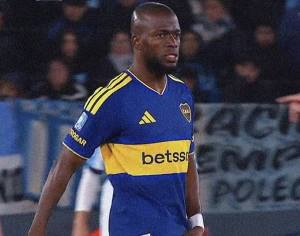 Choque de ecuatorianos en El Cilindro con Énner Valencia fallando un gol que pudo darle el triunfo a Boca