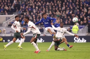 Rosenior confía en el parón internacional para cambiar el rumbo del Chelsea