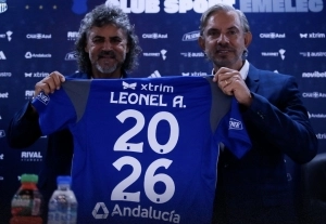 Presidente de Emelec revela que el equipo les paga a ocho entrenadores a la vez...