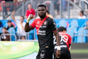 Sivasspor sale con vida de Florencia con Jordy Caicedo titular