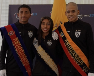 Independiente del Valle muestra a sus abanderados del colegio Reinvented IDV