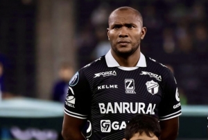 Juan Anangonó ahora hace de las suyas en el torneo local (VIDEO)