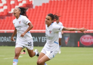 LAS ALBAS, A LA GRAN CITA: Liga ganó con claridad en su fortaleza y ya tiene boleto para la finalísima de la Superlliga Femenina