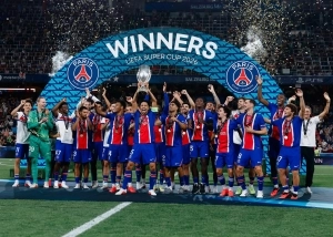 Willian Pacho agranda su legado y estatus de leyenda en el PSG como bicampeón de la Supercopa de Europa
