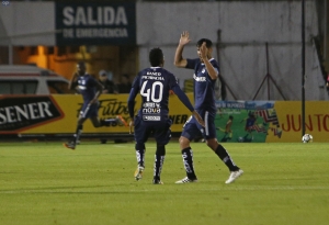 ¡Tumbaron al campeón!