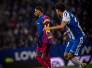 Un derbi de pura clase: Barcelona vence a su rival catalán y sigue firme como el equipo más fuerte