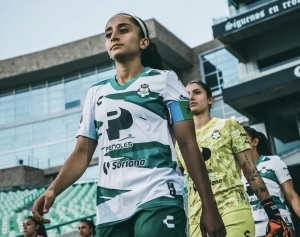 Karen Flores lo vivió DESDE FUERA mientras Atlas se MEDÍA con el Pumas de Nayely Bolaños en un duelo de poder