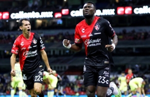 Sivasspor le dio un minuto a Jordy Caicedo y eso le bastó