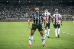 Hulk fue el héroe / vecino inesperado que ayudó a salvar la casa de Alan Franco en Brasil