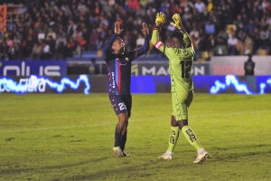¡POR FIN DE A TRES EN LIGA PRO! Omar Asad pone FIN AL CALVARIO de El Nacional con baile en Loja