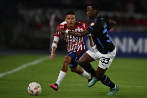 Liga mueve sus fichas y tiene ya lateral izquierdo