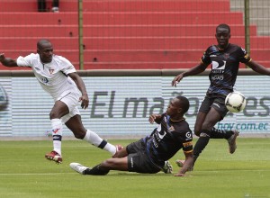 El tributo de Neicer Reasco a la memoria de Rodrigo Paz en Liga (ENTREVISTA)