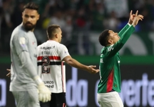 Palmeiras arribó a la capital y se entrenó en el Estadio Atahualpa previo al partido contra Liga