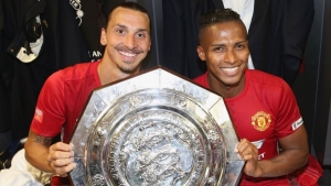 ¡Antonio Valencia revela dónde guarda el “tesoro” que le regaló Zlatan Ibrahimovic! (VIDEO)