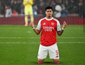 Fenomenal el Crack de Ecuador… ¡Piero Hincapié jugó como una Fiera para dejar súper líder al Arsenal!