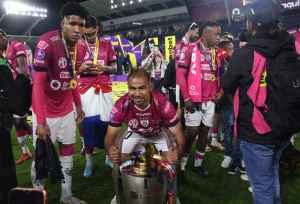 Una leyenda en el club: Junior Sornoza celebra la entrega de IDV por una campaña histórica en puntos