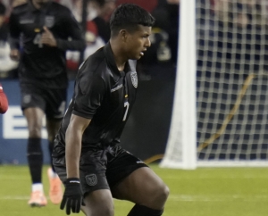 ¡DT del Racing de le responde con todo a Beccacece por decir que Jeremy Arévalo está pasado de peso!