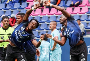 ¡Golazo de Romario Ibarra en paliza de Pachuca sobre el equipo de su hermano! (VIDEO)
