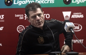 ¡VUELVE UN VIEJO CONOCIDO! Vinotinto apura su lucha por la permanencia con un entrenador familiar para el medio