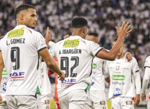 ¡UNA ODISEA PARA LLEGAR A QUITO! La hinchada de Once Caldas sufrió con el cierre de carreteras pero no abandonó