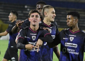 ¡IDV Juniors iguala en puntaje al líder noqueando a un Manta que naufraga en la Serie B! (RESUMEN)