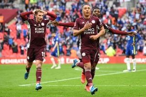 ¡Vardy y los Foxes se bañan en gloria! (VIDEO)