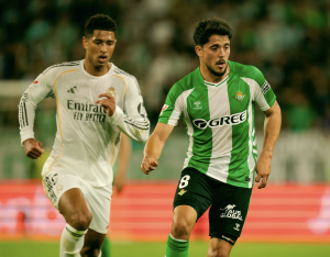 El Betis le amarga el año al Real Madrid y le sirve LaLiga al Barça en bandeja de plata