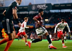 John Mercado brilla con tanto en el festejo del Sparta Praga y llega a su séptimo grito sagrado de la temporada