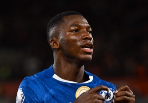 OBRA DE ARTE: ¡Moisés Caicedo ganó el PREMIO a MEJOR GOL DEL MES por su Misil contra el Liverpool!