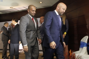 ¡NO VAN A TIRAR LA TOALLA! Miguel Ángel Loor busca asesoría para crear las series C y D