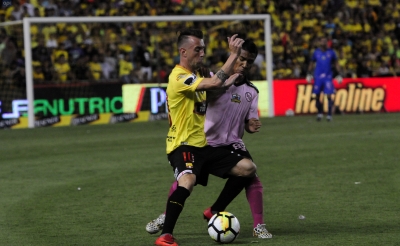 Resultado de imagen para VIDEO FILTRADO: DELANTERO DE EMELEC PIDE CAMISETA AL â€˜KITUâ€™ (VIDEO)