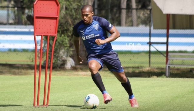 Antonio Valencia 13