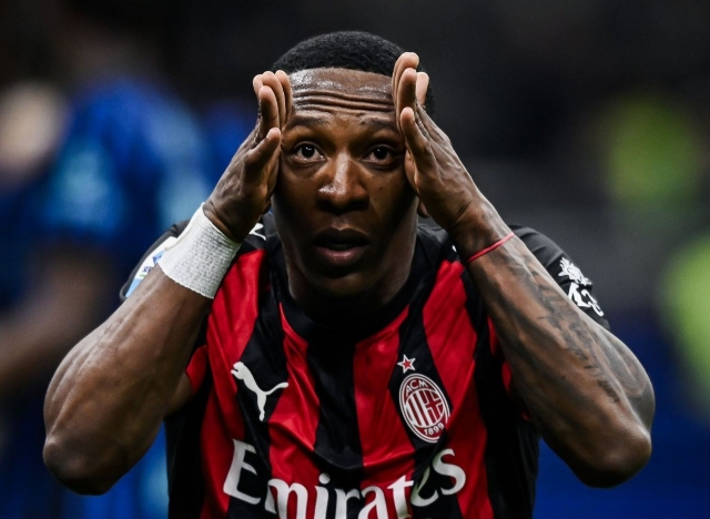 Pervis Estupiñan 13