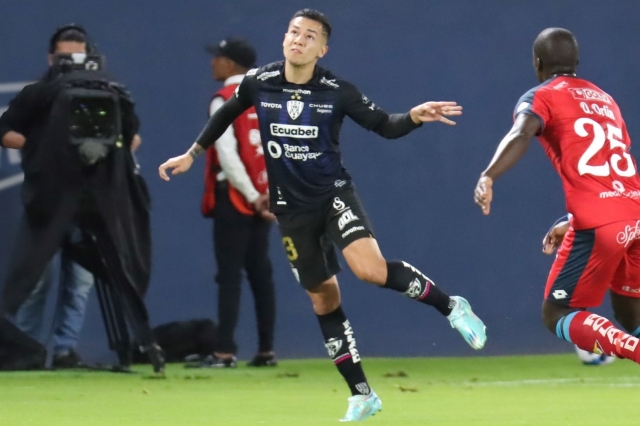 Matías Fernández queda fuera de la convocatoria de Chile para jugar