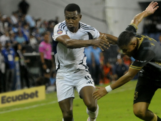 Romario Caicedo 3