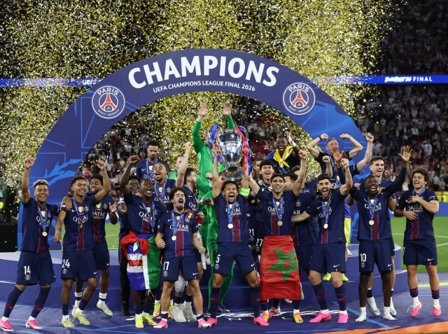 El PSG y Willian Pacho ya levantaron su segunda Orejona consecutiva como reyes de la Champions