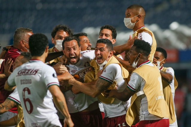 Fluminense 3