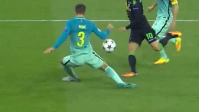 Gerard Piqué mano