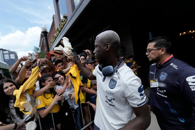 Moises Caicedo Sel 40