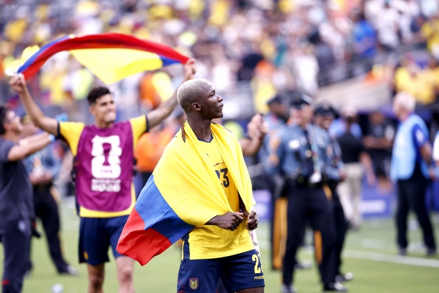 Moises Caicedo Sel 8