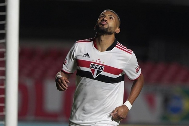 Joao Rojas 9