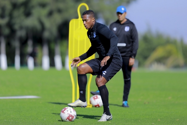 Antonio Valencia 8