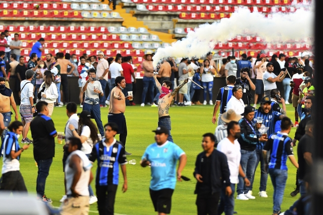 Hinchada Queretaro