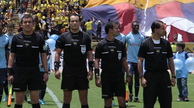 Arbitro Carlos Orbe