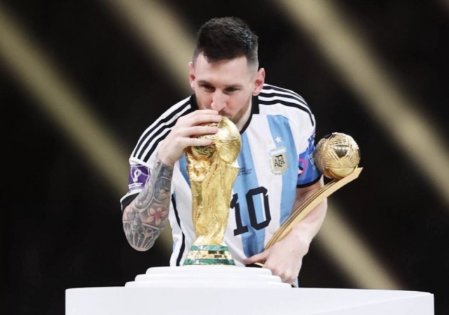Lionel Messi 25