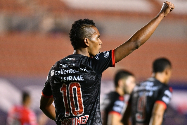 Fidel Martinez 6