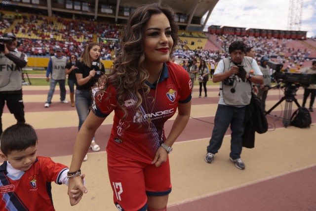 Larissa Riquelme